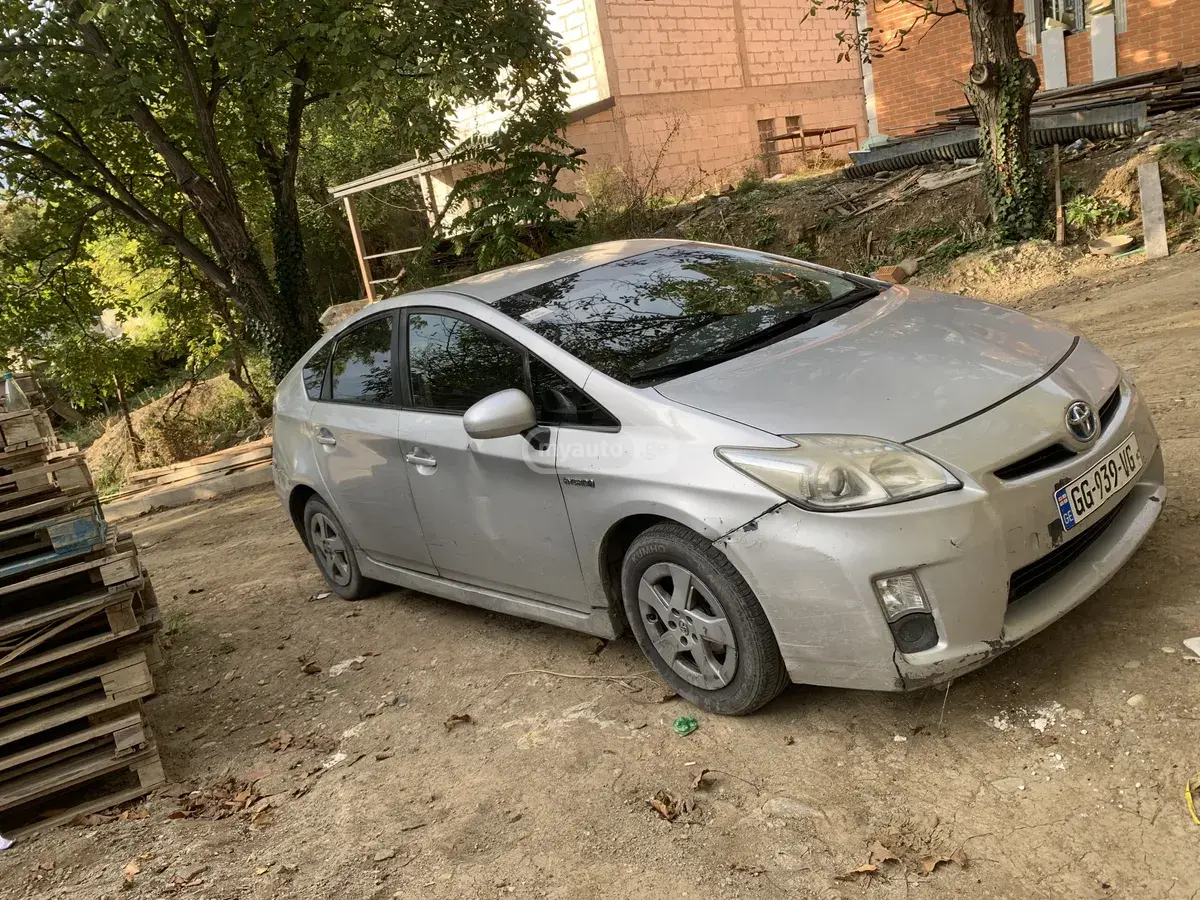 Toyota Prius 2011 — photo 2