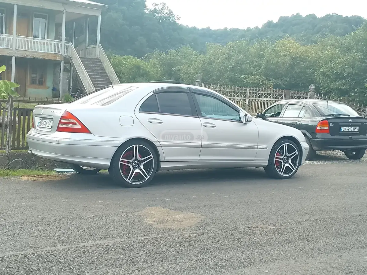 Mercedes-Benz C 230 2003 — photo 2