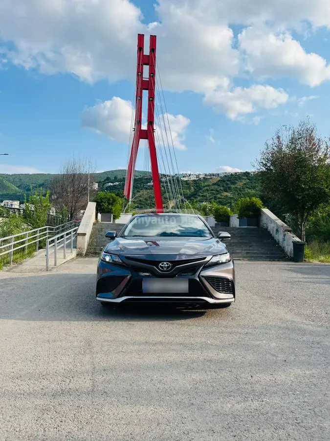 Toyota Camry 2022 — photo 2