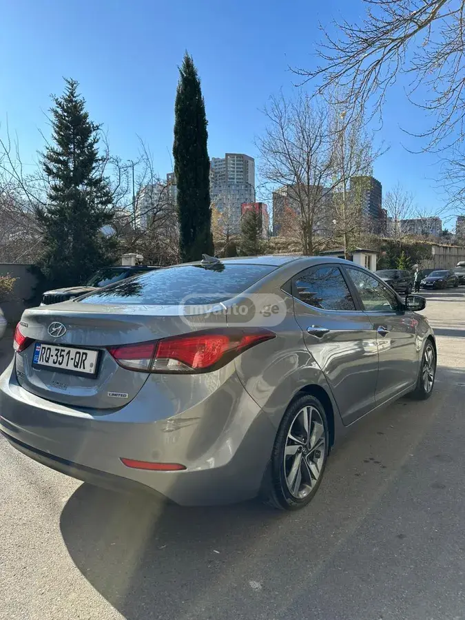 Hyundai Elantra