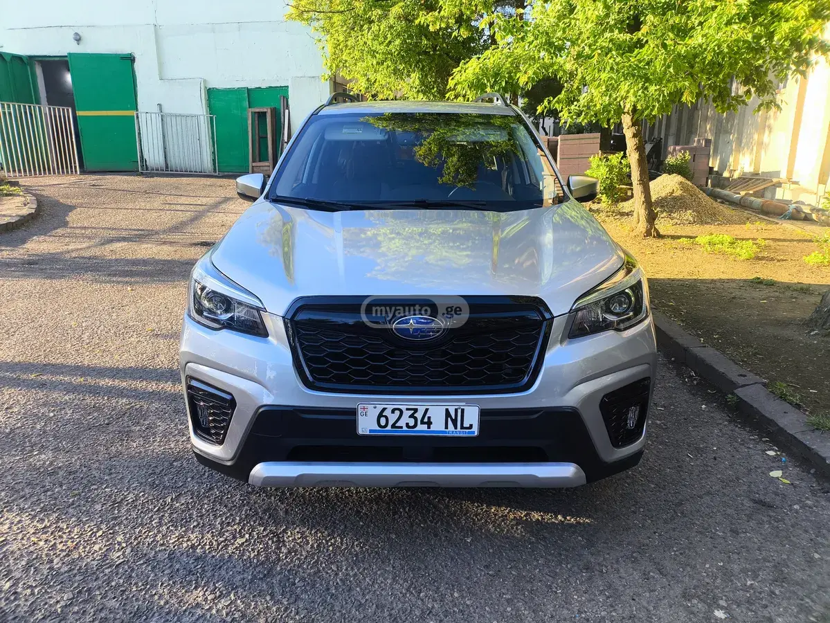 Subaru Forester 2019 — photo 2