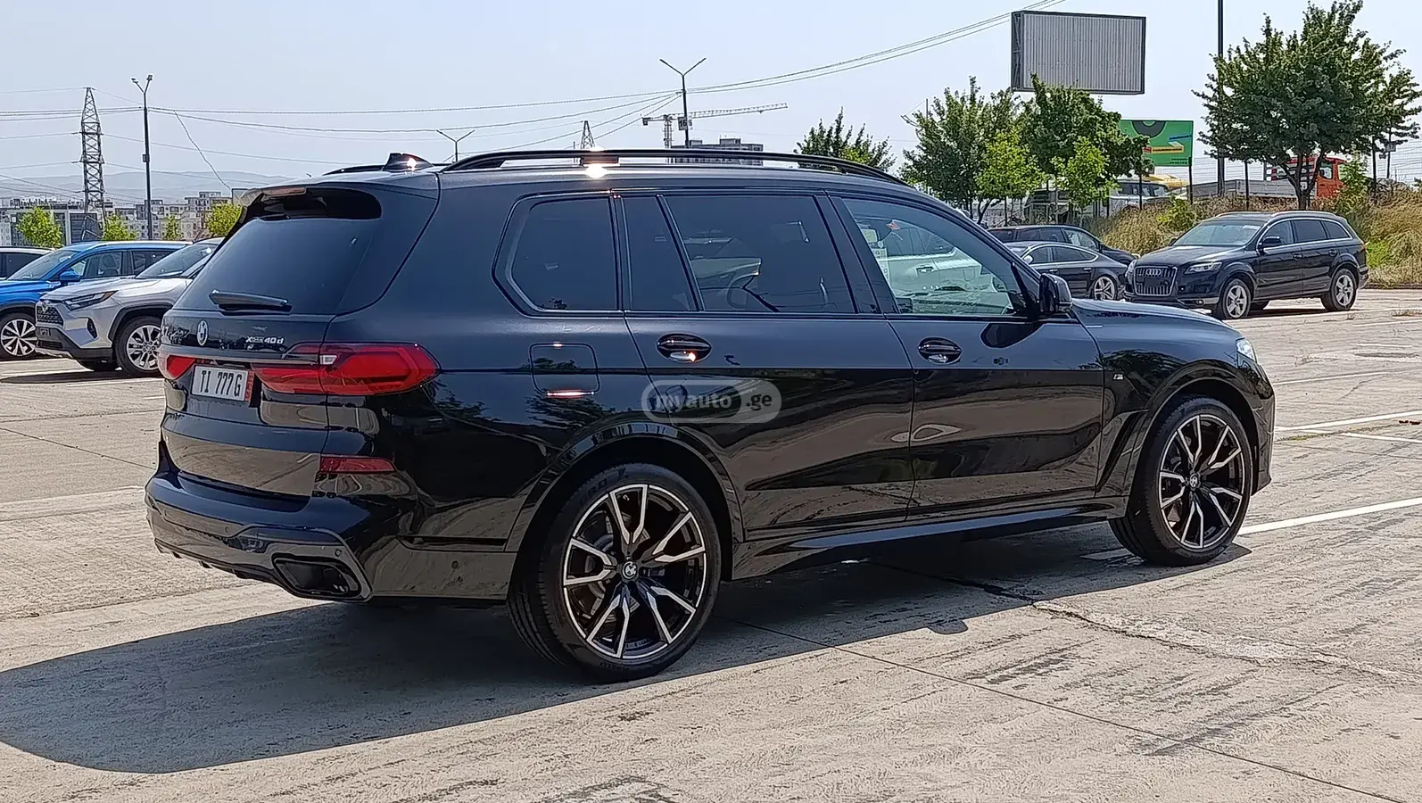 BMW X7 2021 — photo 2