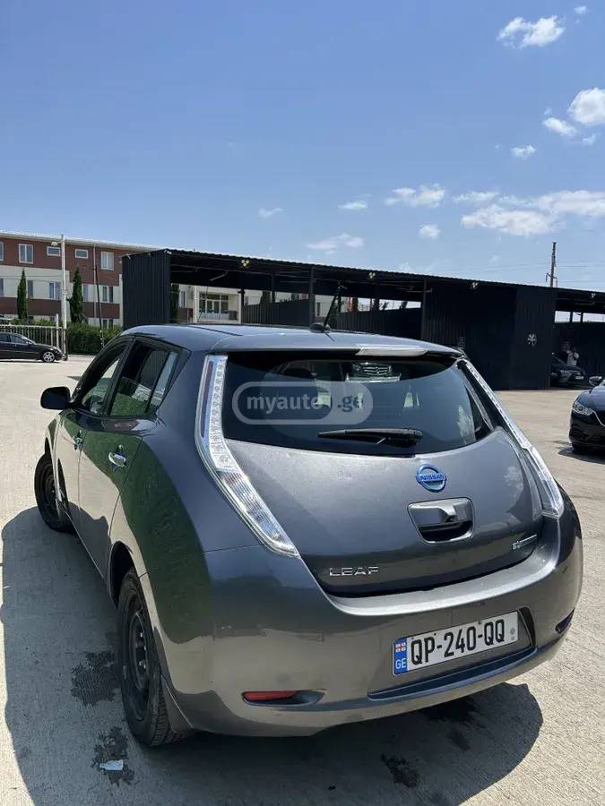 Nissan Leaf 2016 — photo 2