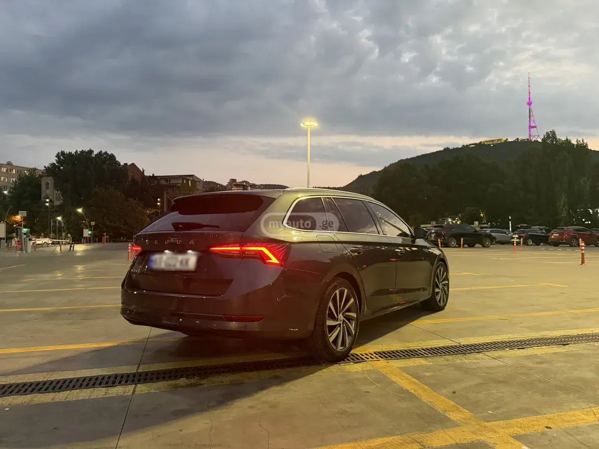 Skoda Octavia 2020 — photo 2