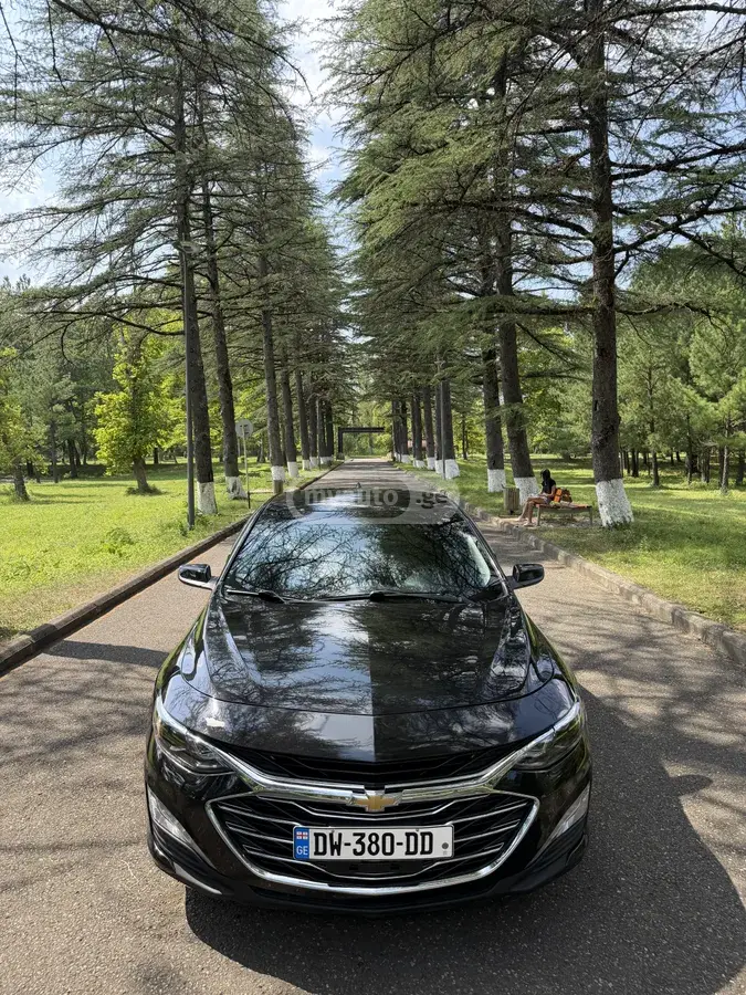 Chevrolet Malibu 2022 — photo 2