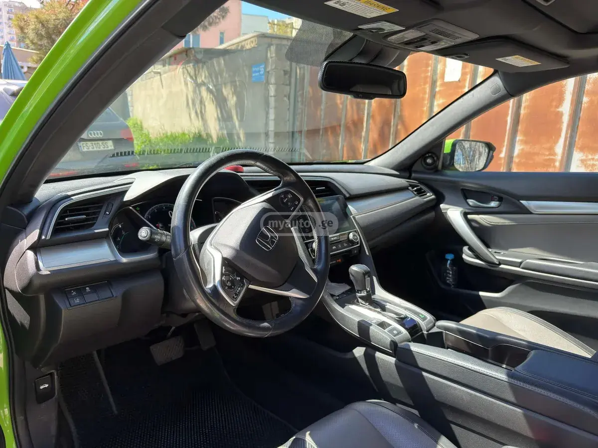 Honda Civic 2018 — photo 2