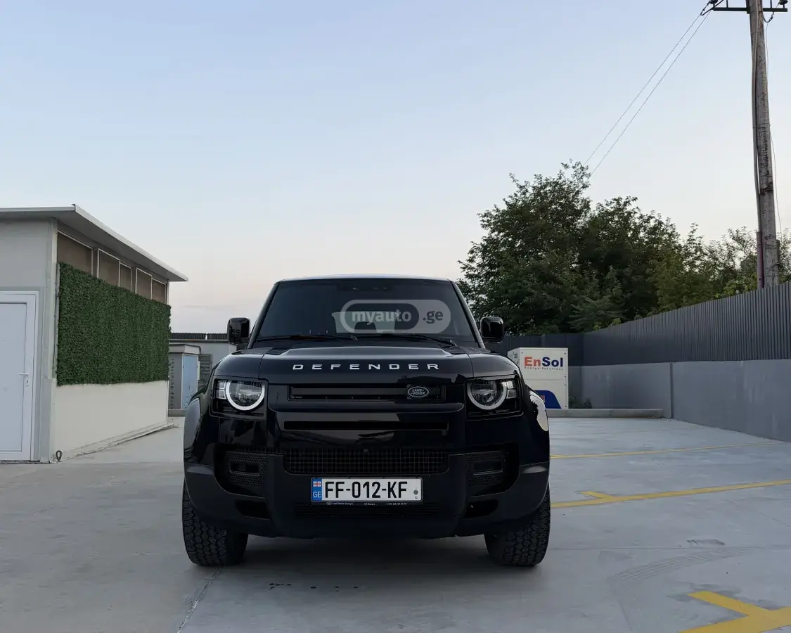 Land Rover Defender 110 2021 — photo 2