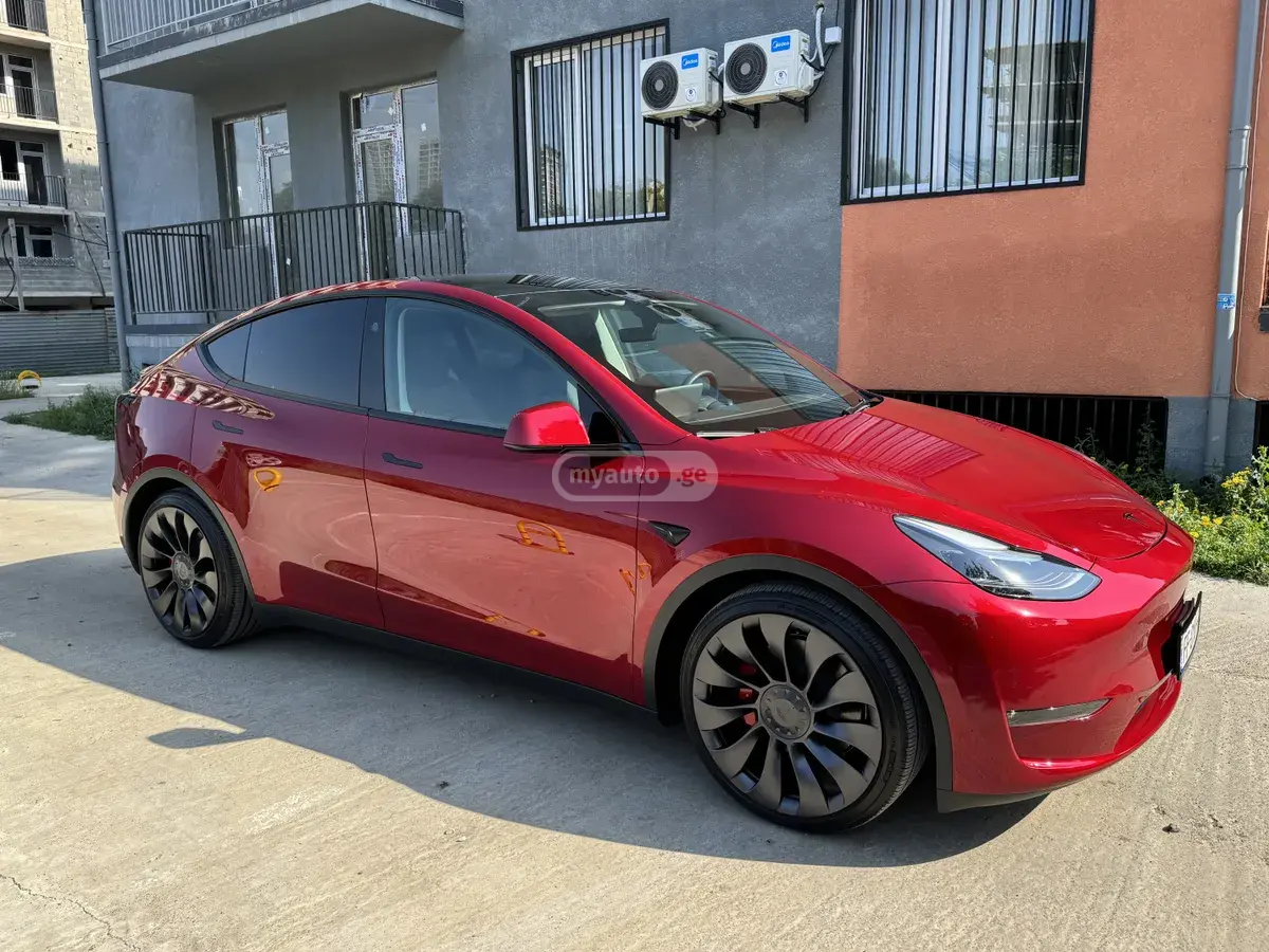 Tesla Model Y 2025 — photo 2