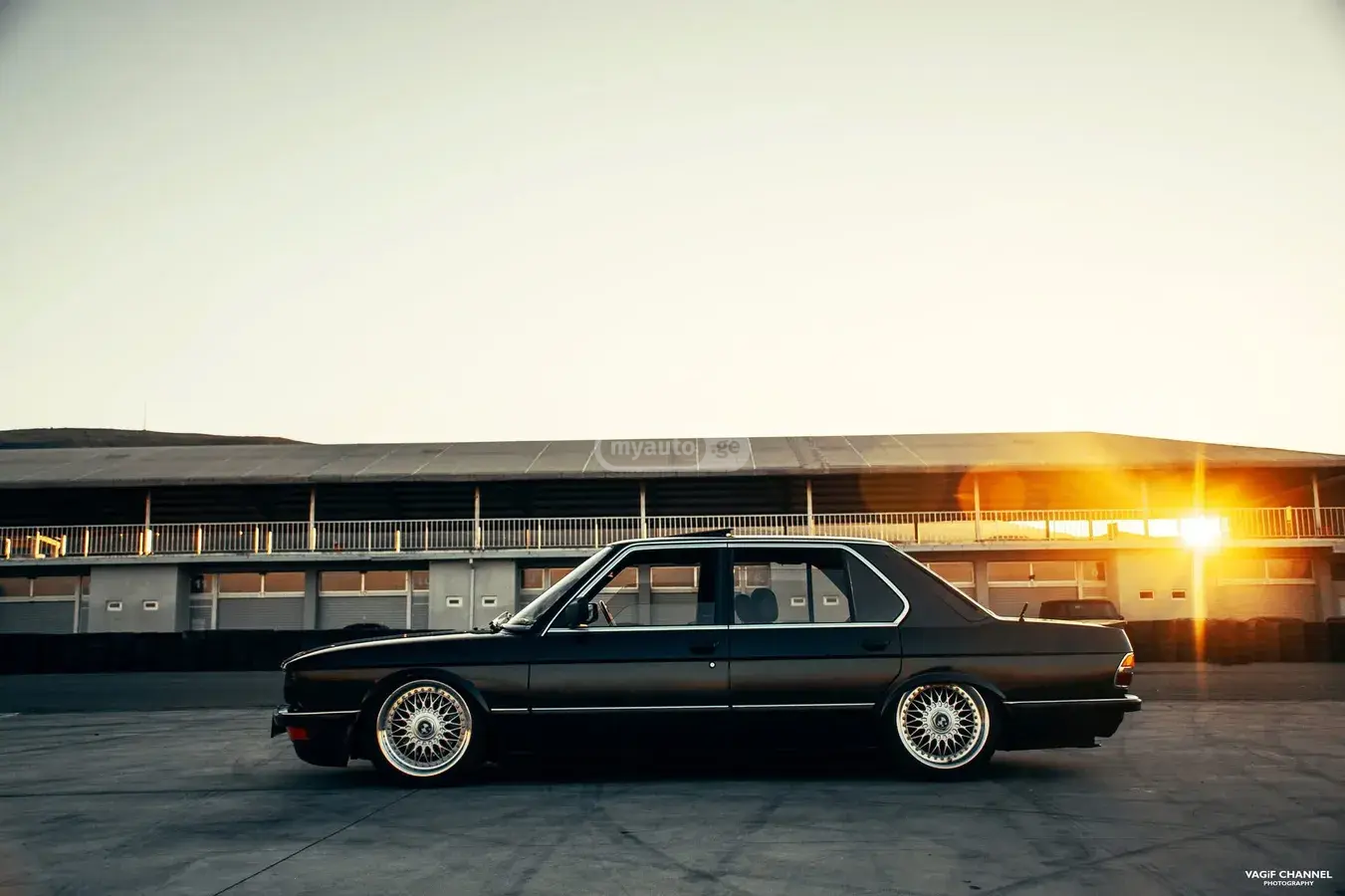 BMW 540 1986 — photo 2