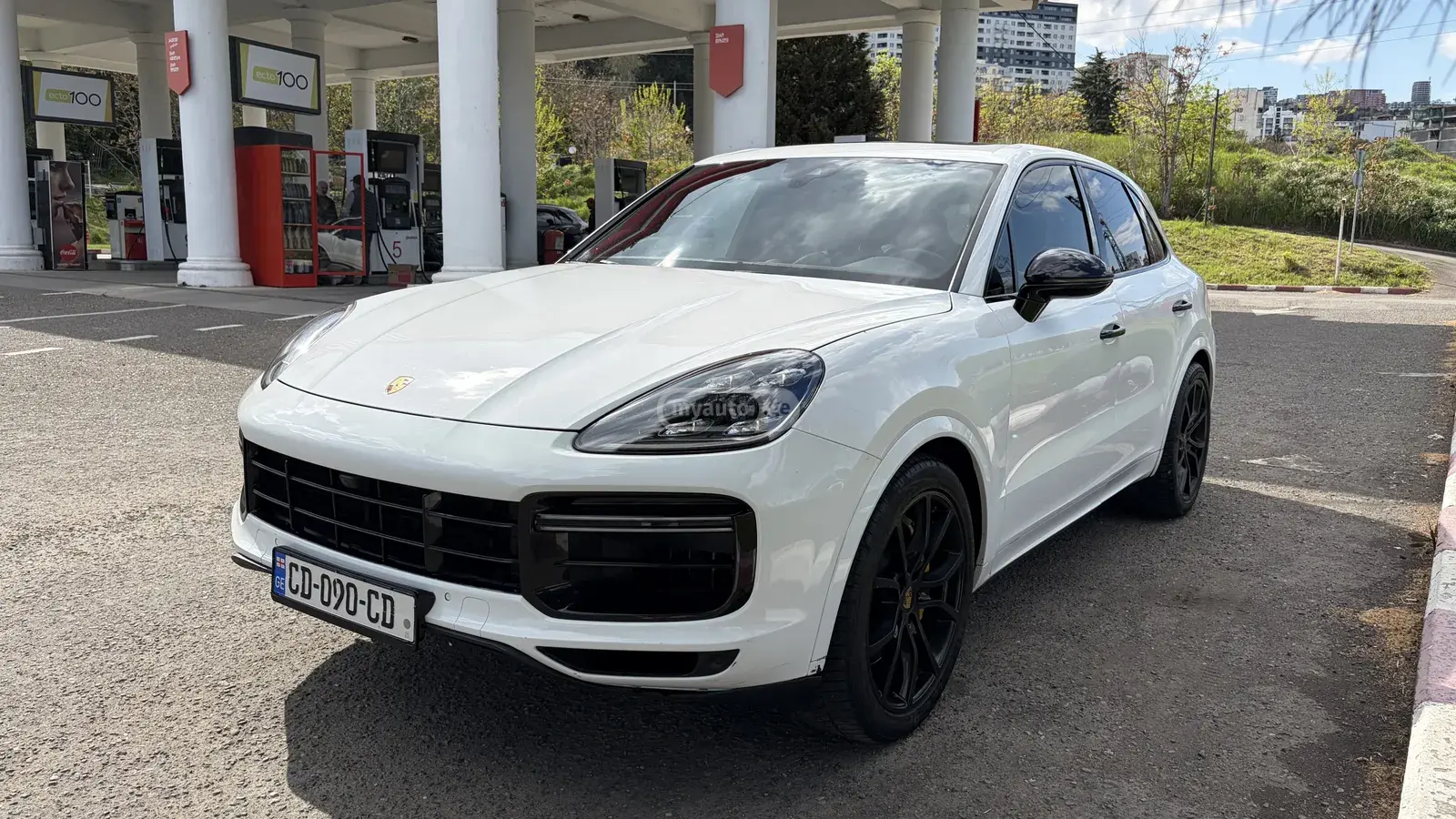 Porsche Cayenne 2019 — photo 2