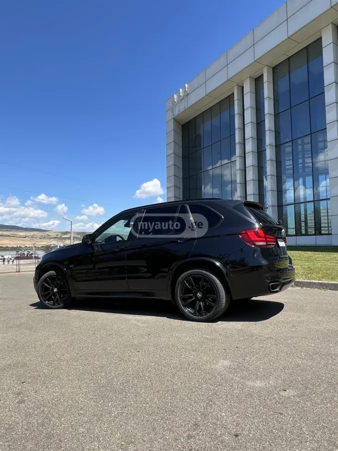 BMW X5 2014 — photo 2