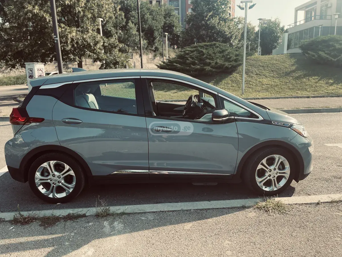 Chevrolet Bolt EV 2019 — photo 2