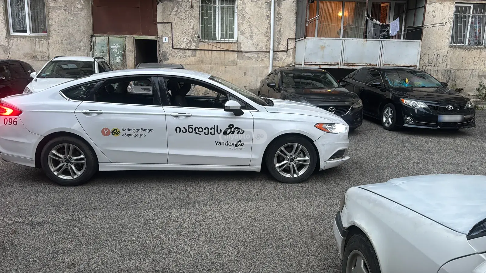 Ford Fusion 2018 — photo 2