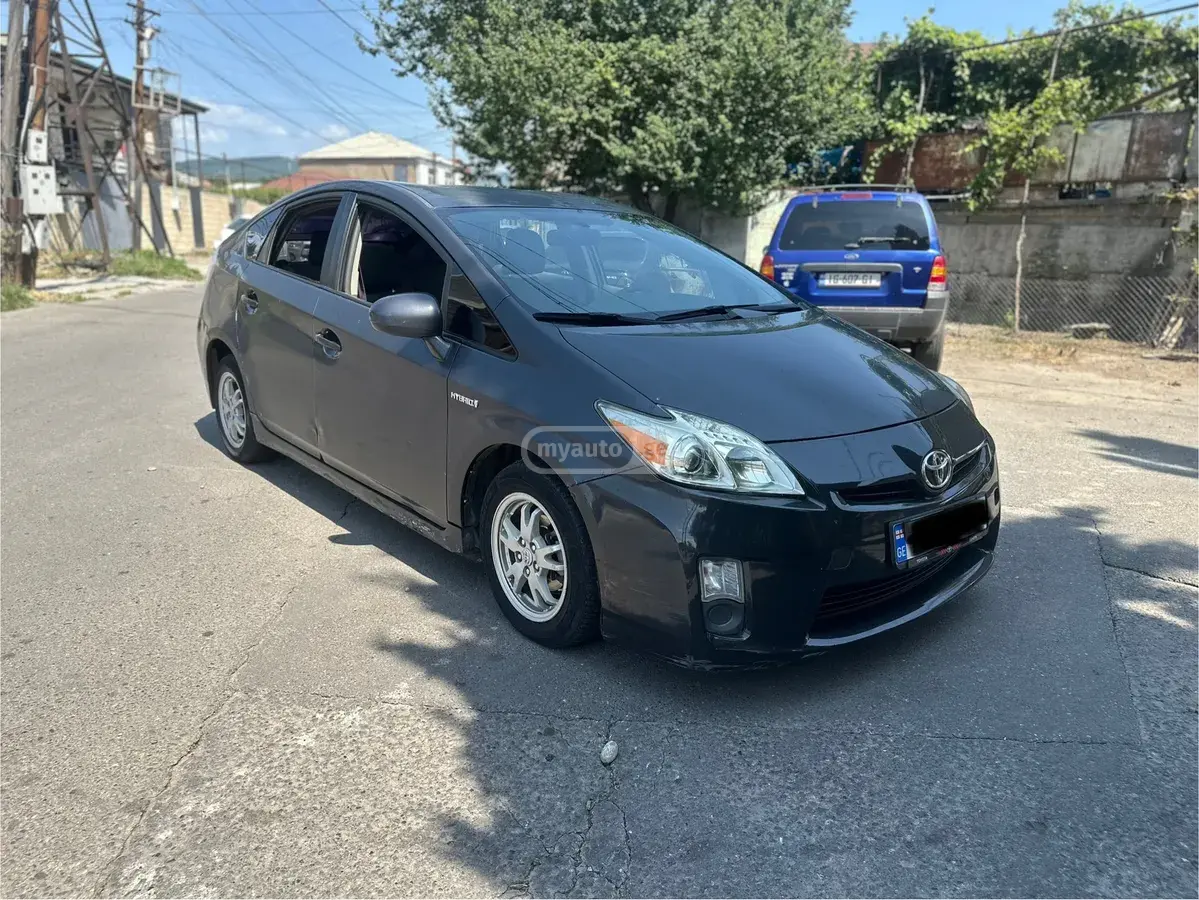 Toyota Prius 2010 — photo 2