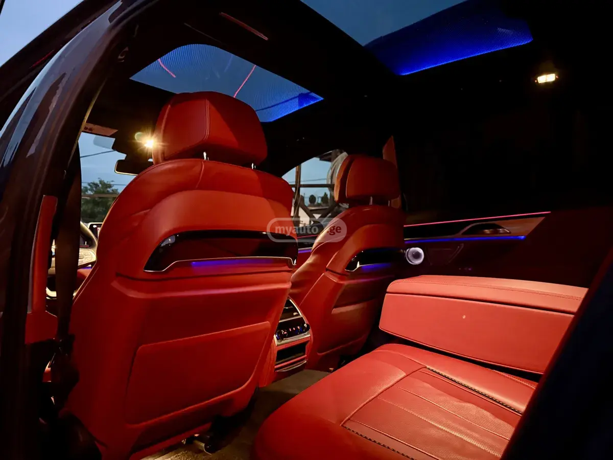 BMW 750 2018 — photo 2