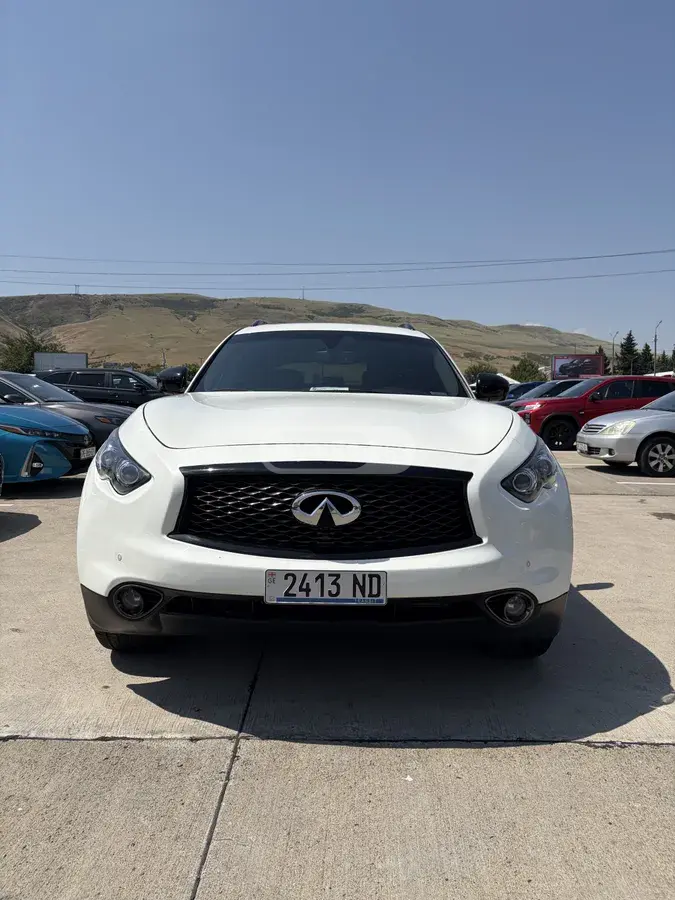 Infiniti QX70 2017 — photo 2