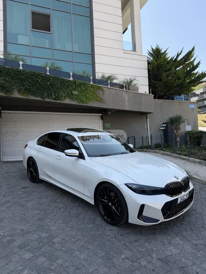 BMW 330 2023 — photo 2