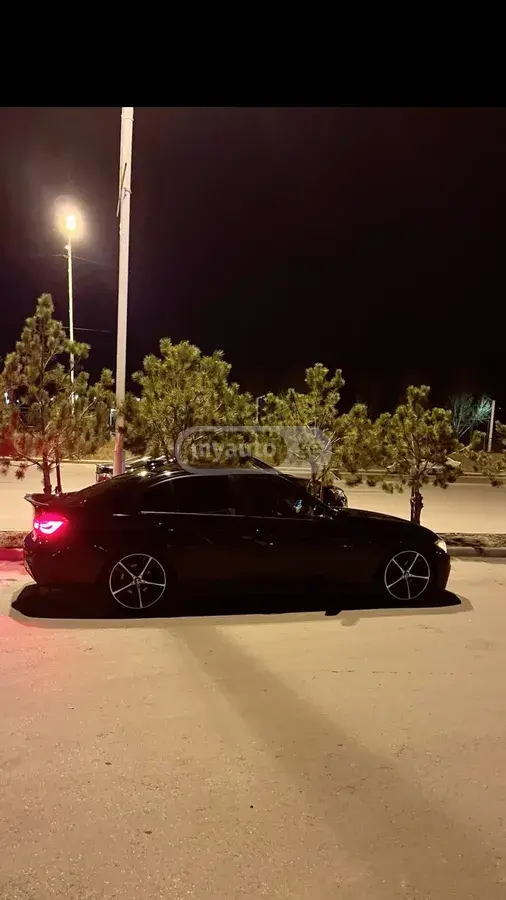 BMW 320 2016 — photo 2