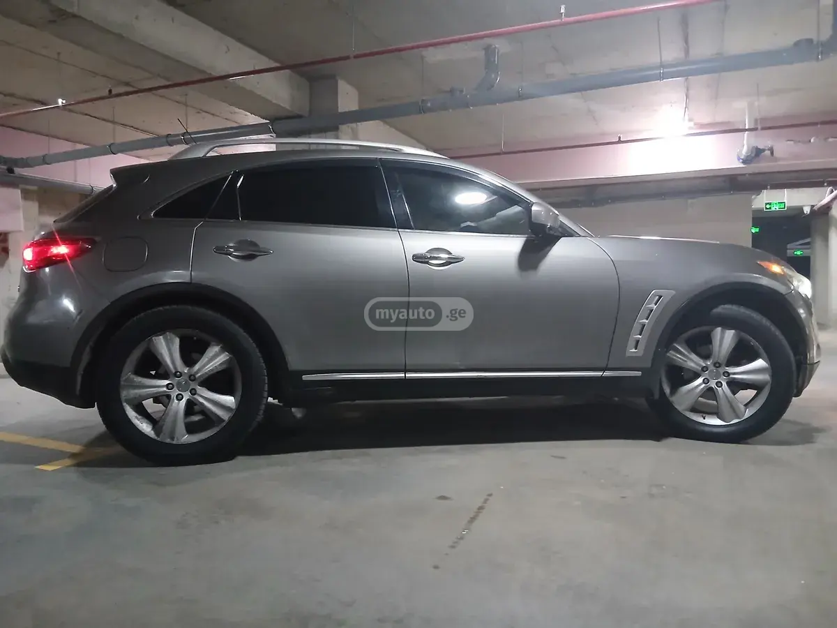 Infiniti FX35