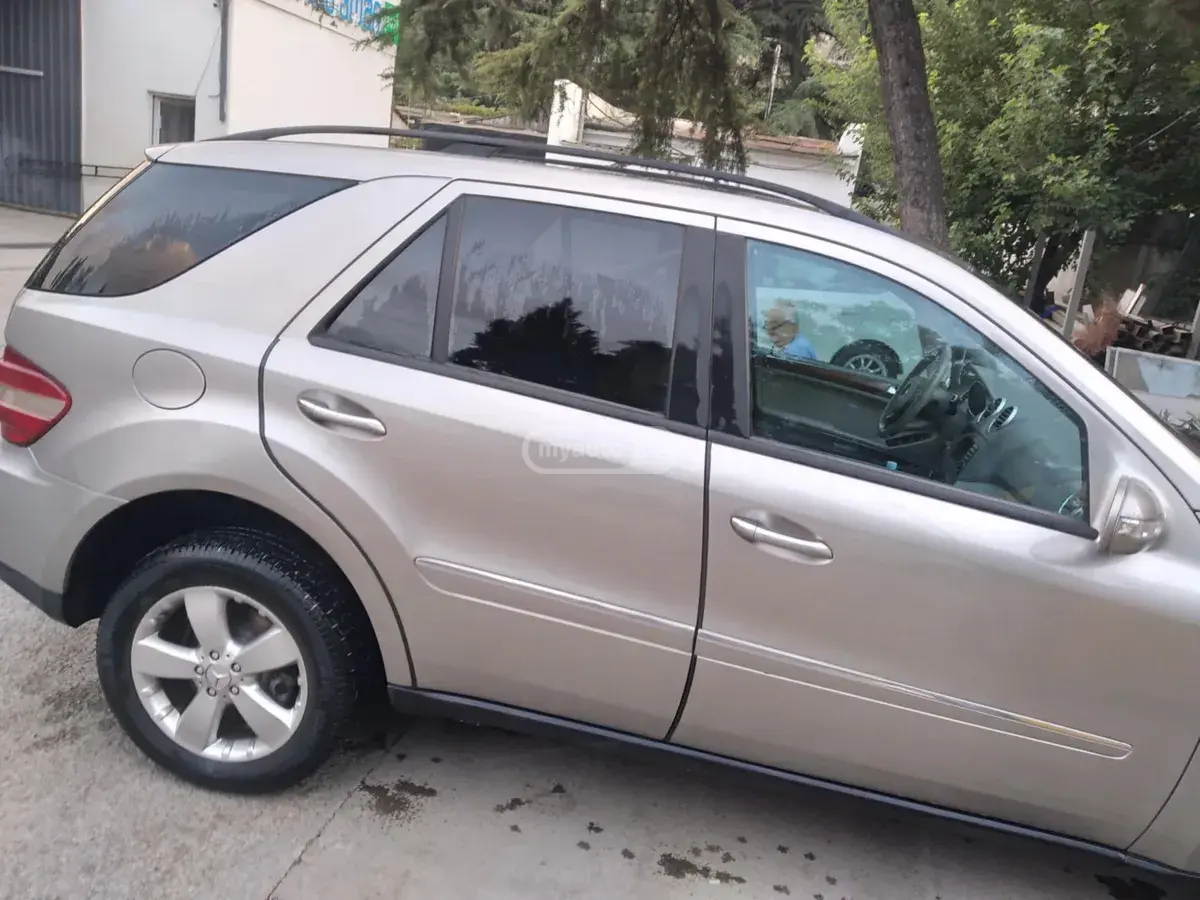 Mercedes-Benz ML 500 2006 — photo 2