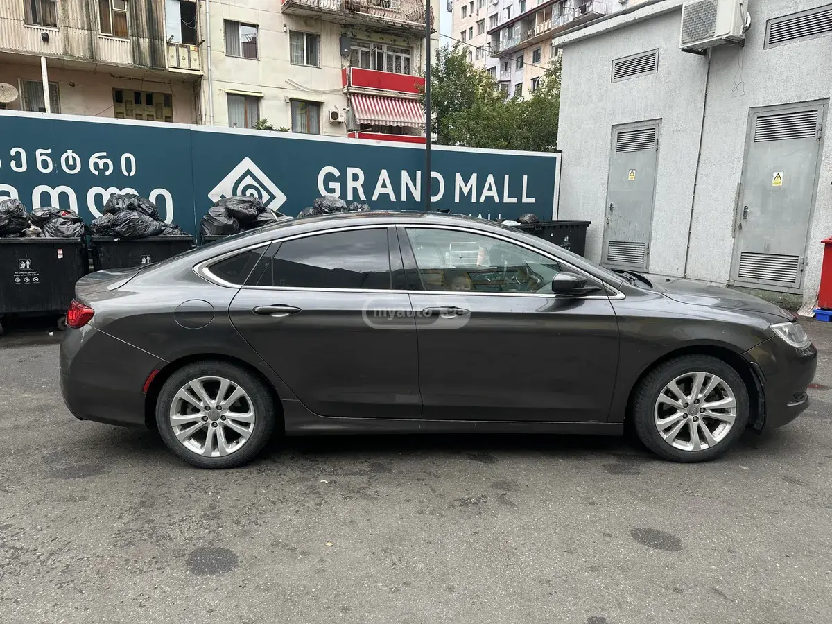 Chrysler 200 2016 — photo 2