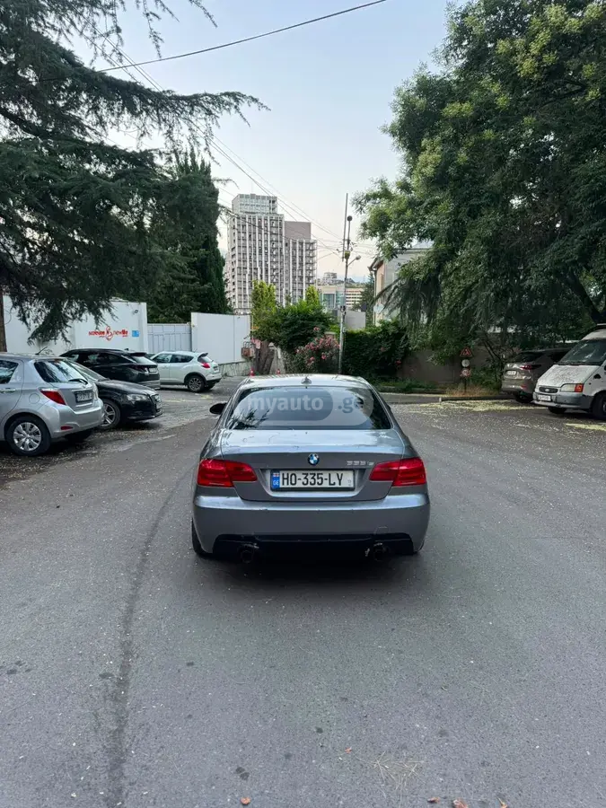 BMW 335 2011 — photo 2