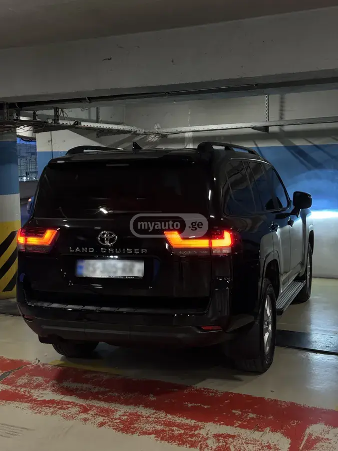 Toyota Land Cruiser 2024 — photo 2