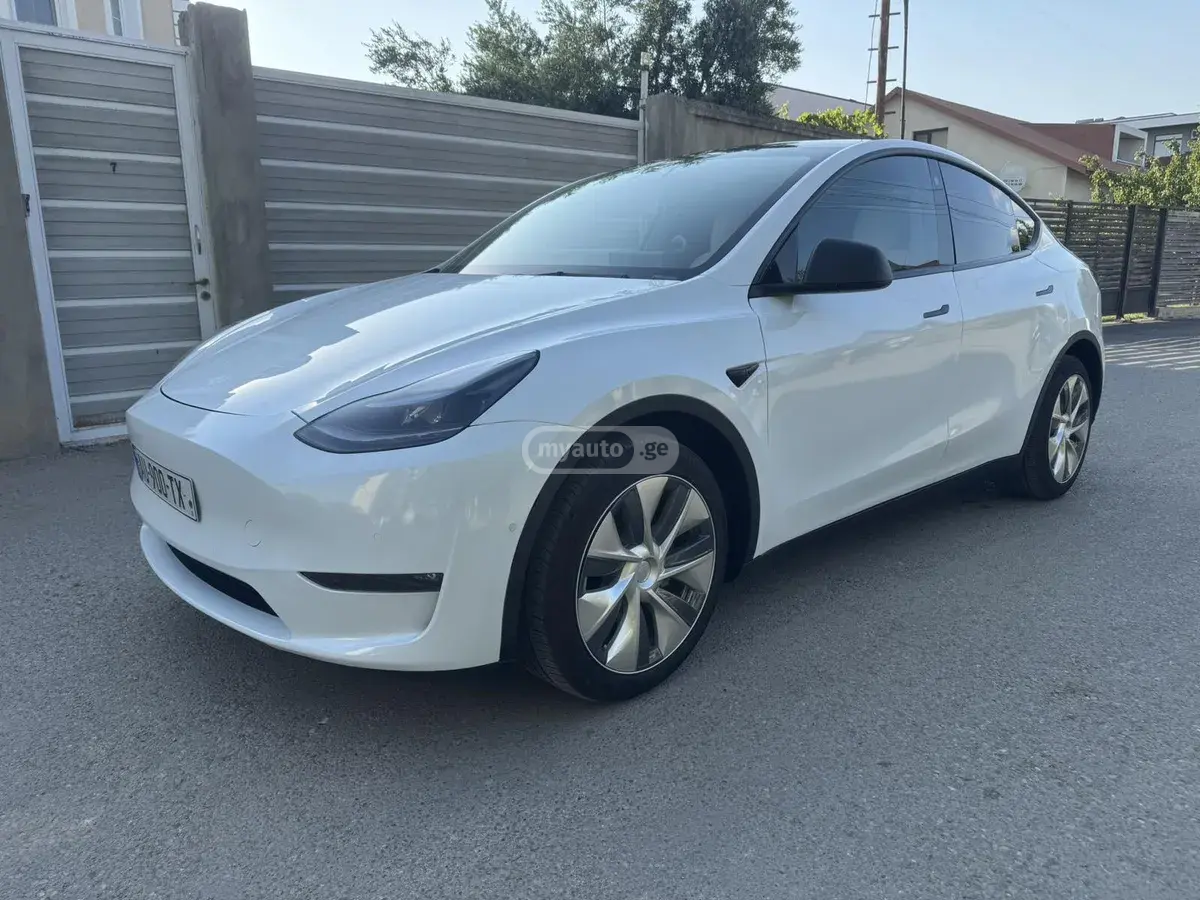 Tesla Model Y 2021 — photo 2