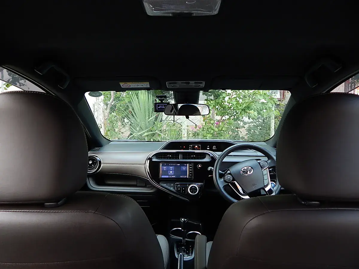 Toyota Aqua 2018 — photo 2