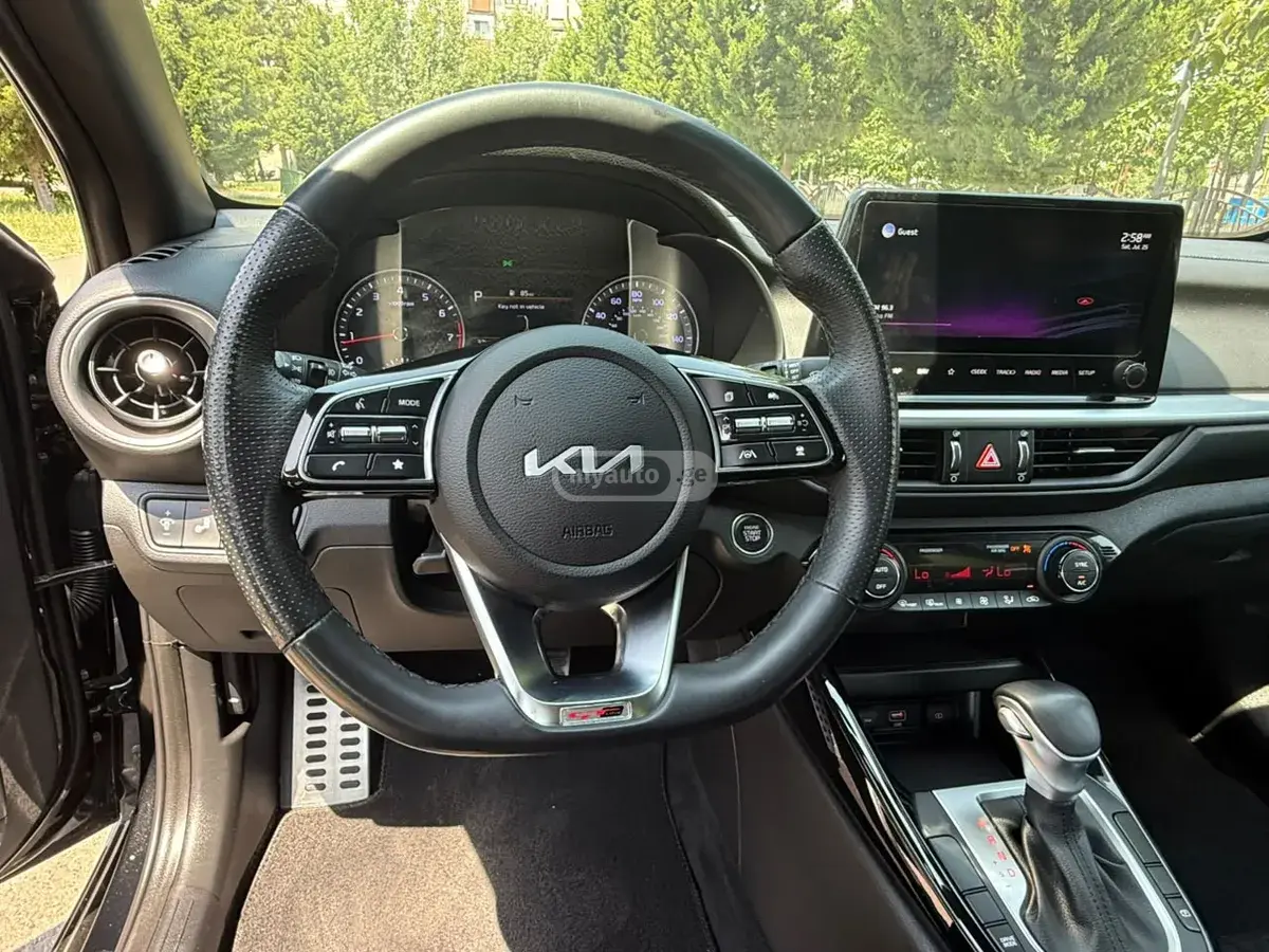 Kia Forte 2022 — photo 2