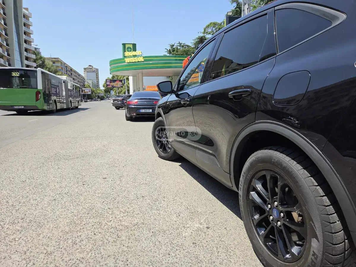Ford Escape 2020 — photo 2