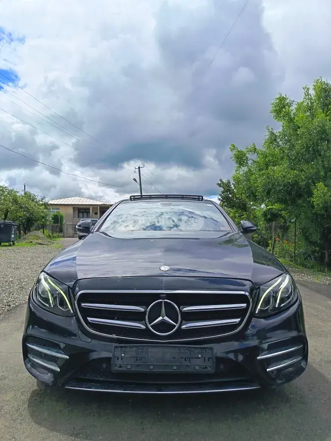 Mercedes-Benz E 300 2016 — photo 2