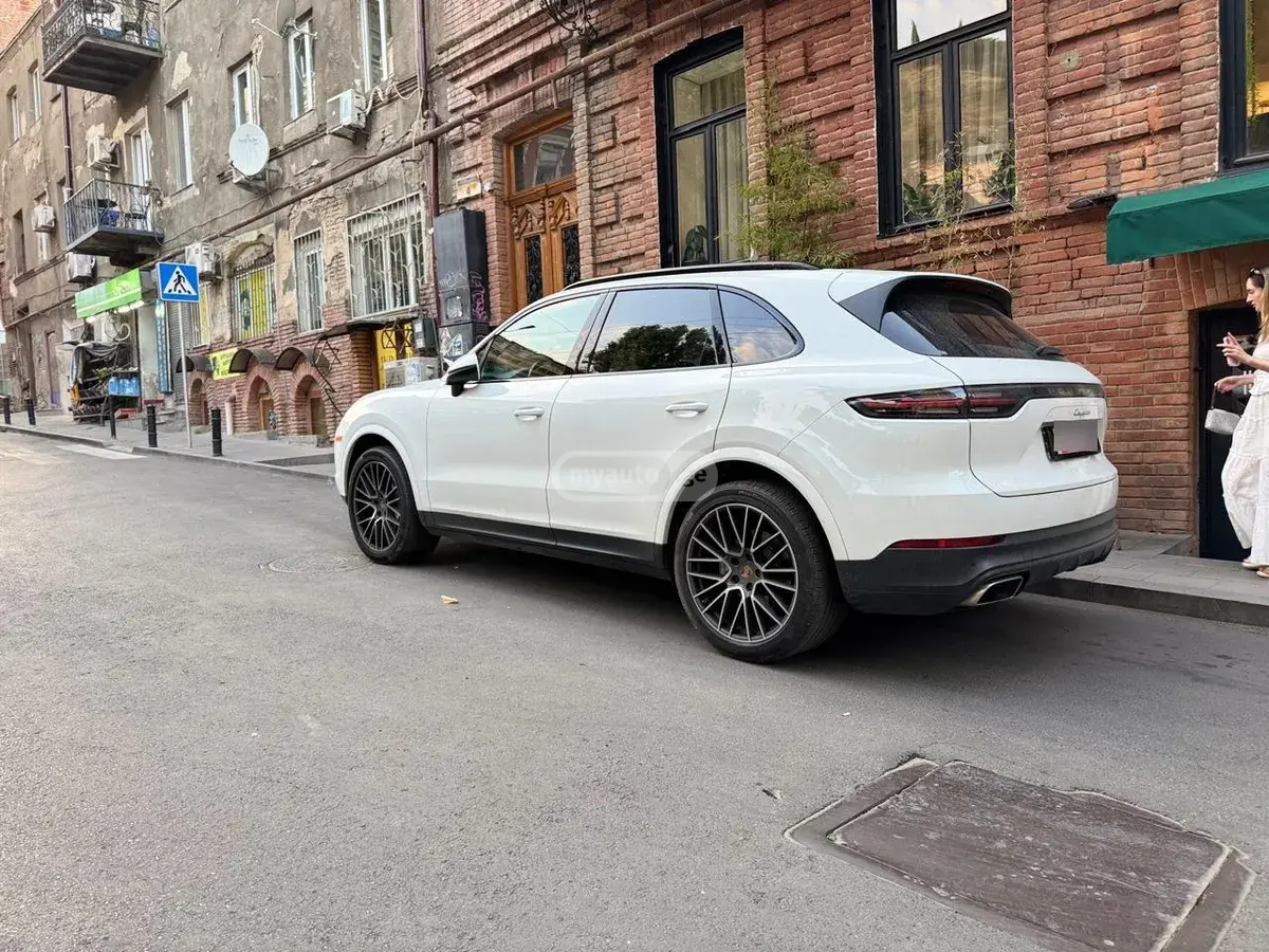 Porsche Cayenne 2020 — photo 2