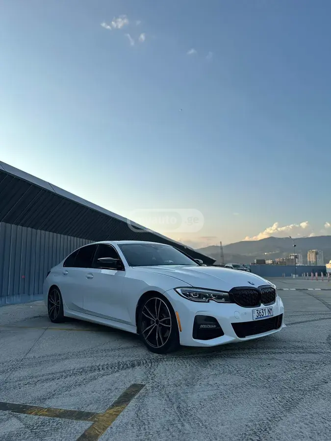 BMW 330 2021 — photo 2