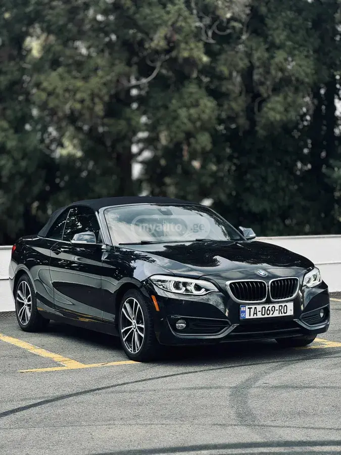 BMW 230i 2019 — photo 2