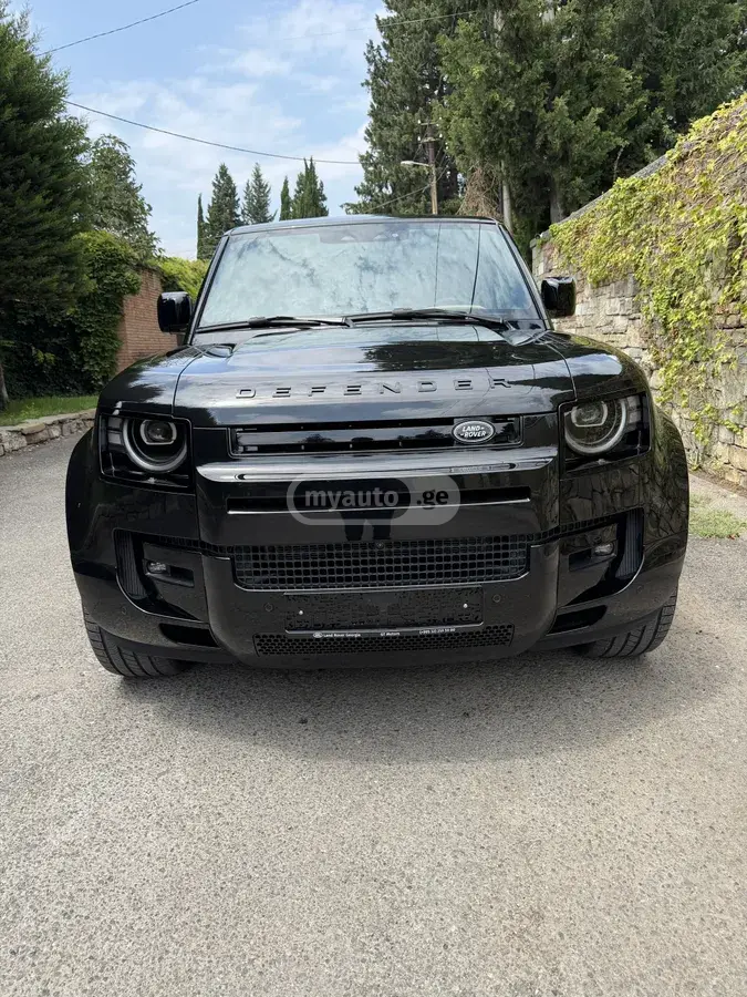 Land Rover Defender 110 2026 — photo 2