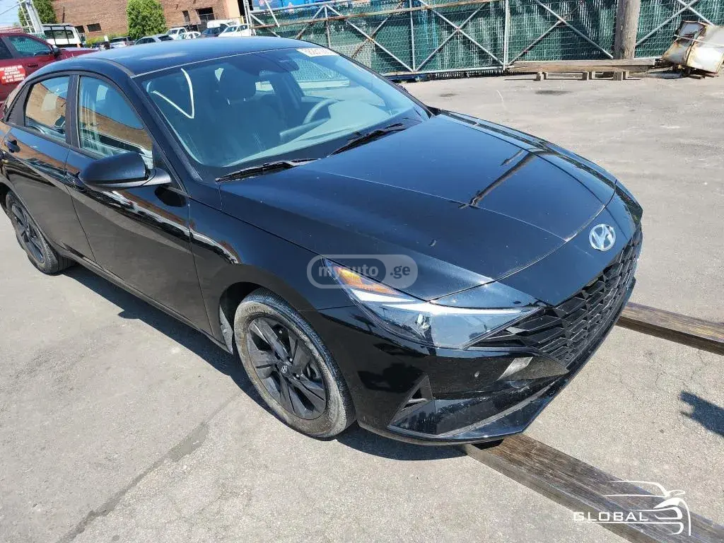 Hyundai Elantra 2023 — photo 2