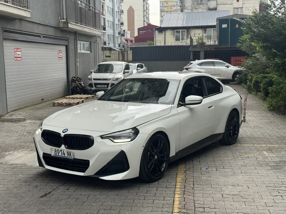 BMW 230i 2021 — photo 2