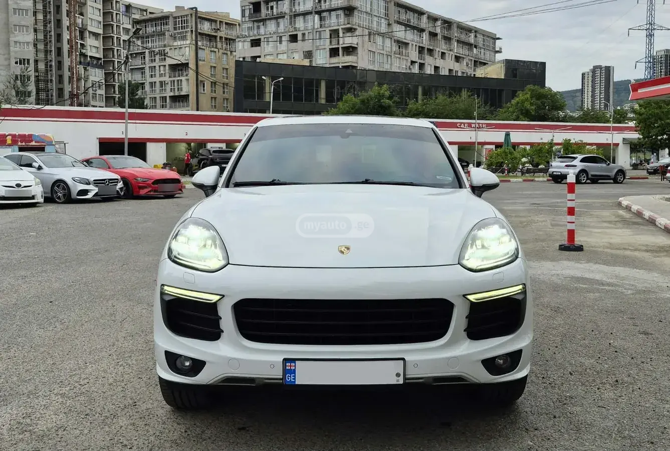 Porsche Cayenne 2017 — photo 2