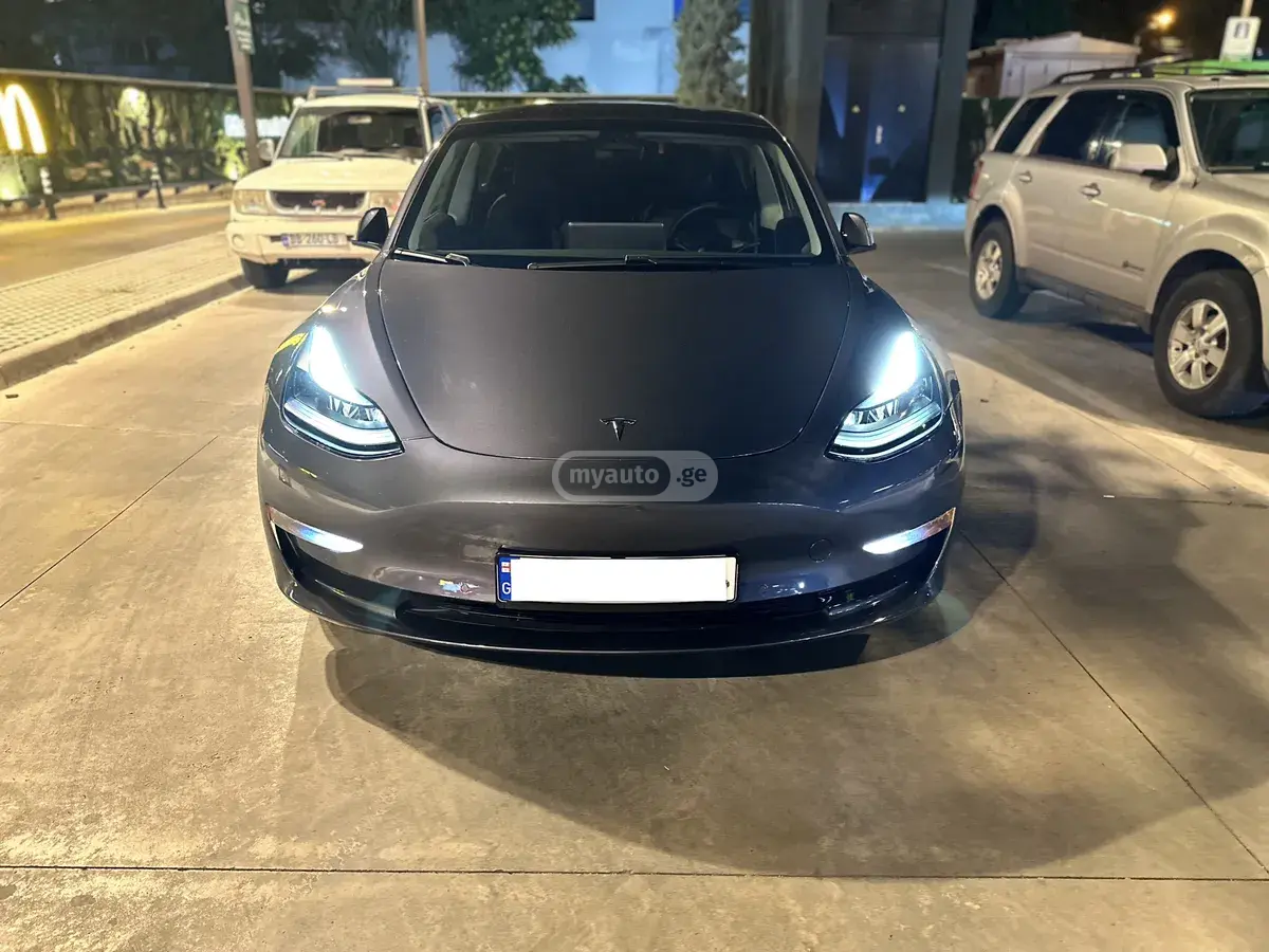 Tesla Model 3 2021 — photo 2