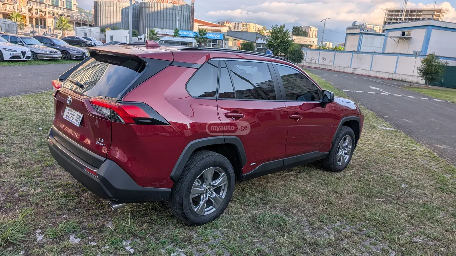 Toyota RAV4 2025 — photo 2