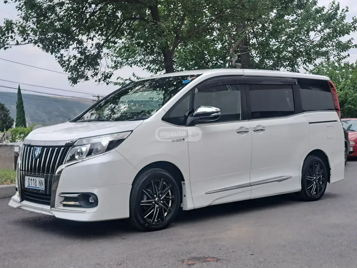 Toyota Esquire 2016 — photo 2