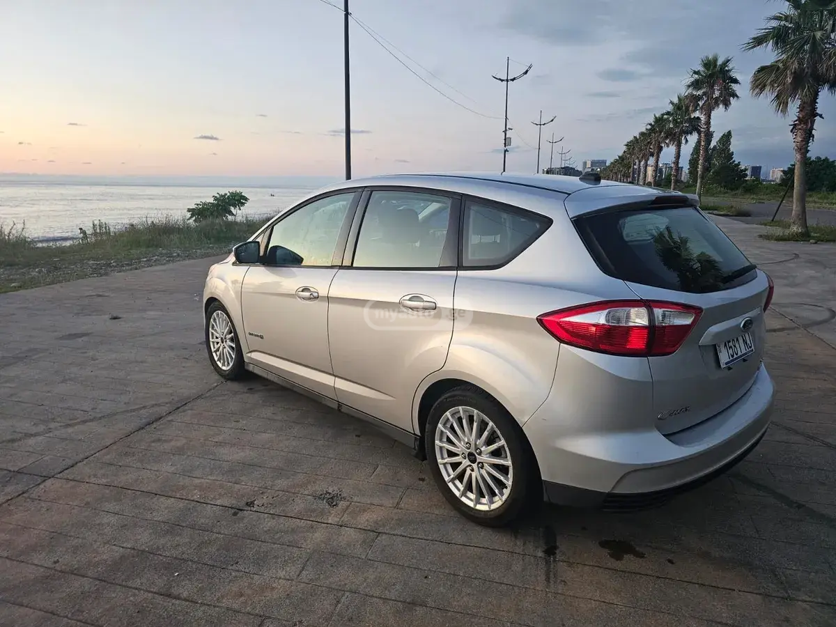 Ford C-Max 2016 — photo 2