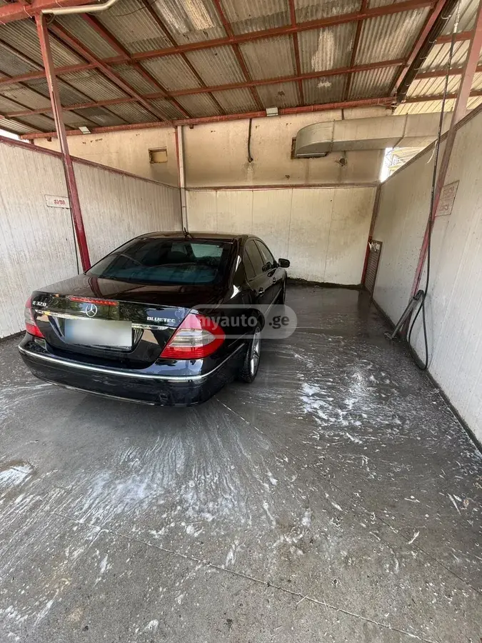 Mercedes-Benz E 320 2007 — photo 2