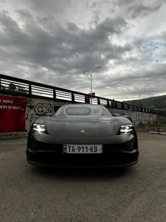 Porsche Taycan 4S