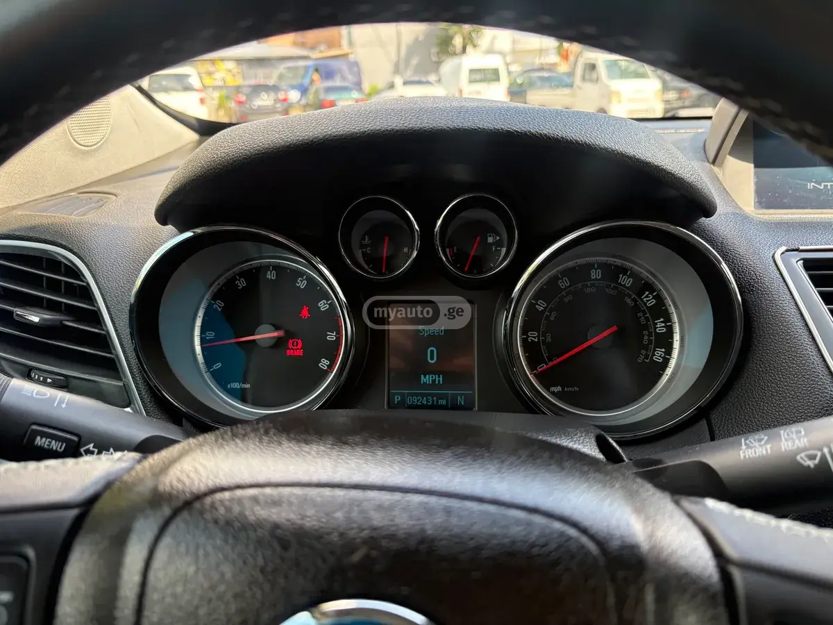 Buick Encore 2016 — photo 2