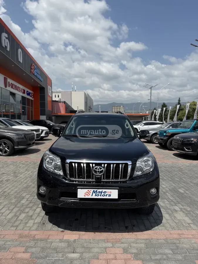 Toyota Land Cruiser Prado 2010 — photo 2