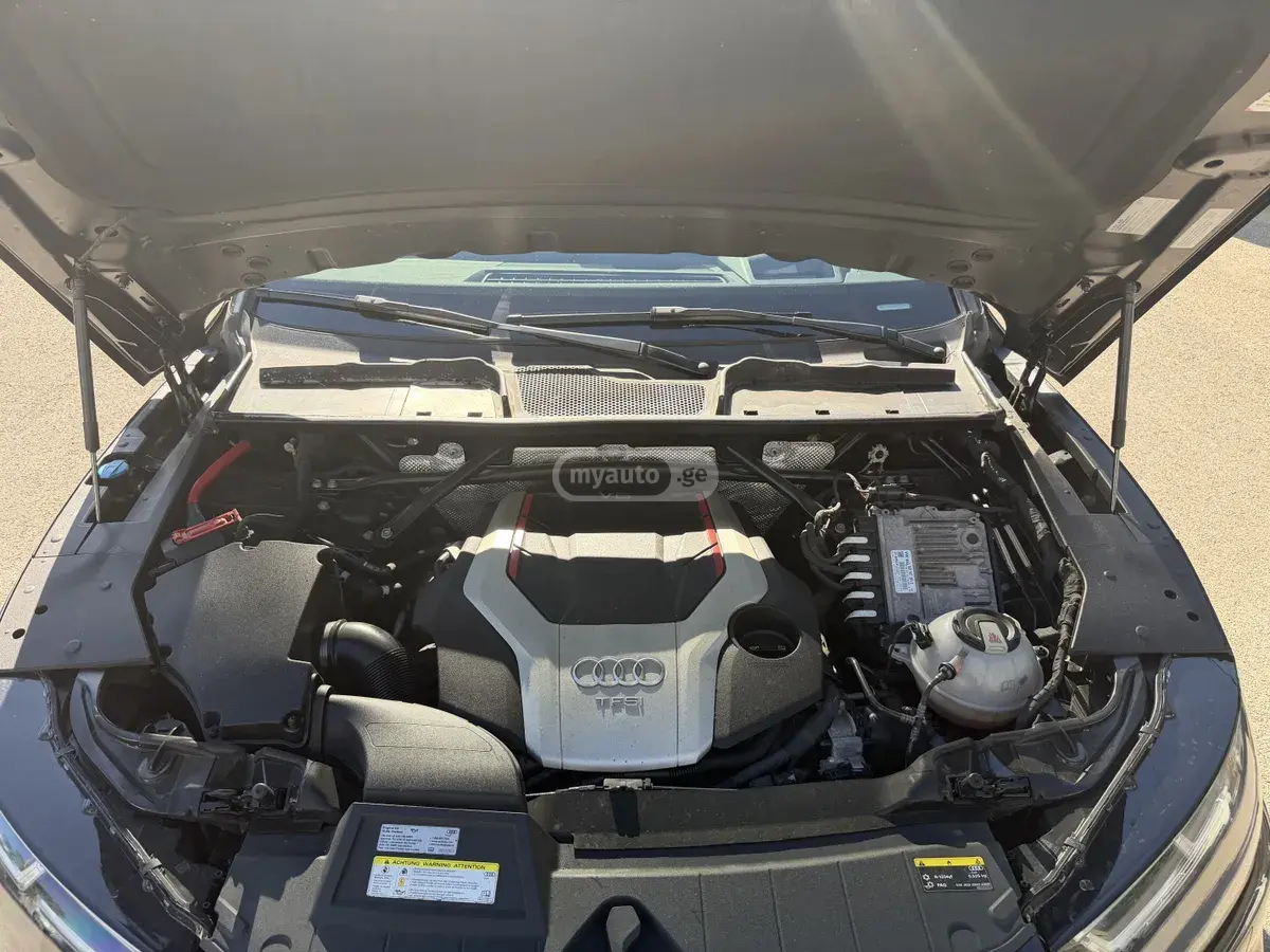 Audi SQ5 2019 — photo 2