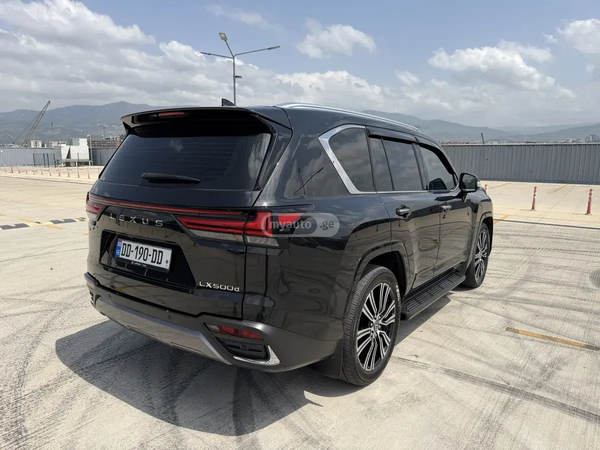 Lexus LX 500 2024 — photo 2