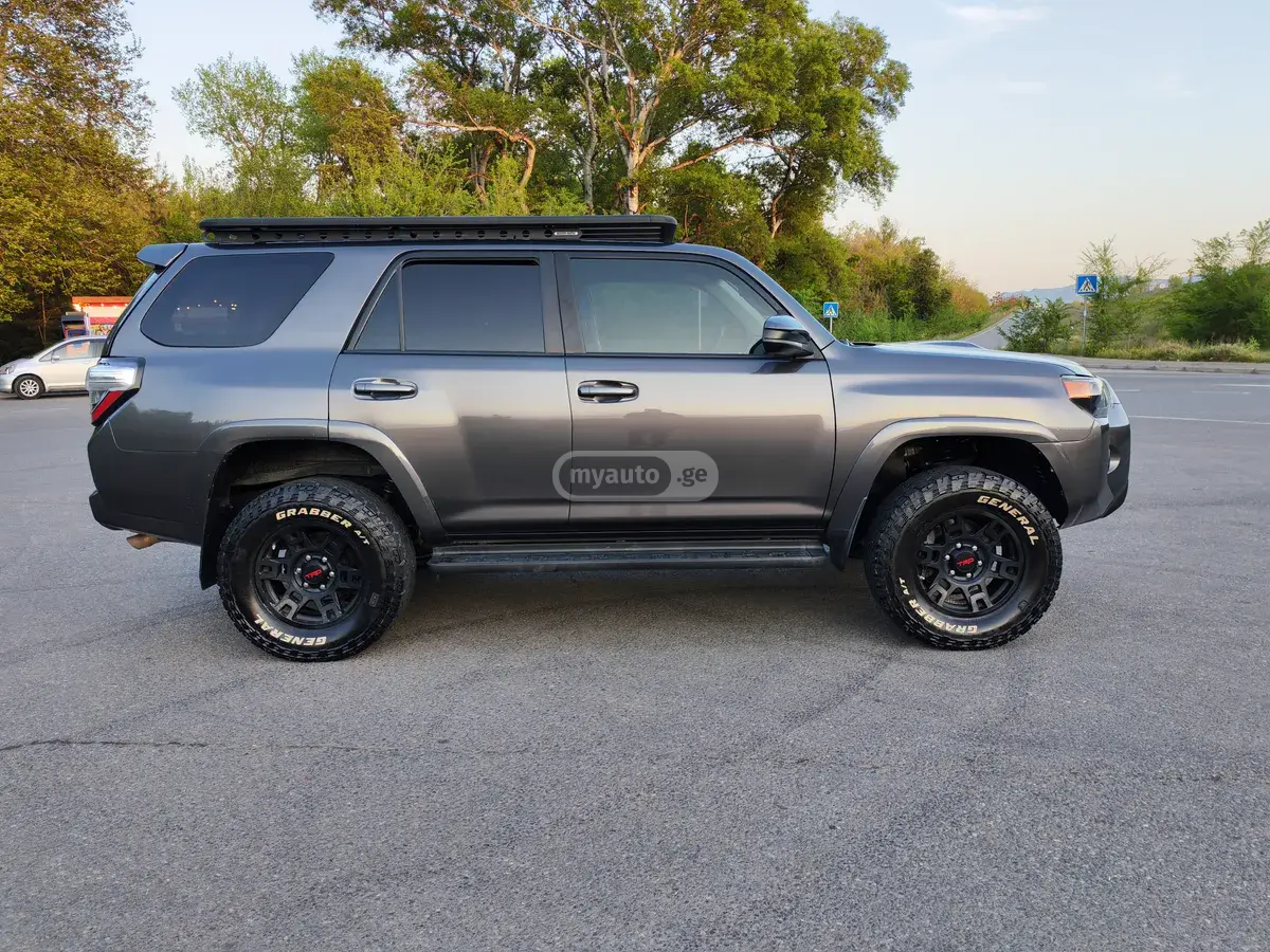 Toyota 4Runner 2016 — photo 2